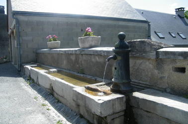 Fontaine-abreuvoir - Grézian