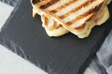 Cheese toast le schuss Cheese toast le schuss